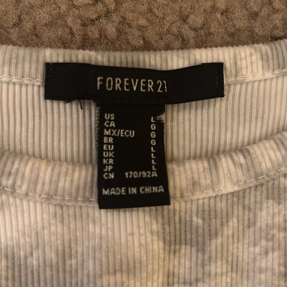 FOREVER 21 TOP!! - Picture 2 of 3